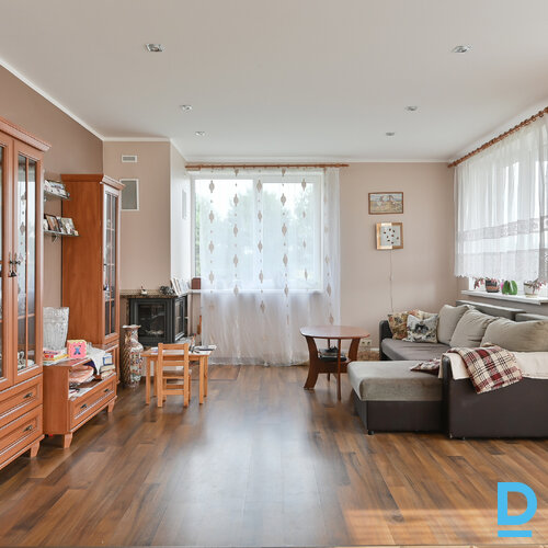 Pārdod māju Riekstu iela 16 Pārdod māju Riekstu iela 16