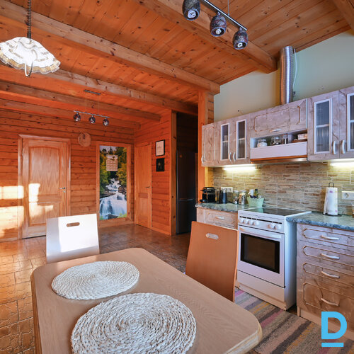 Pārdod māju Meža iela 14