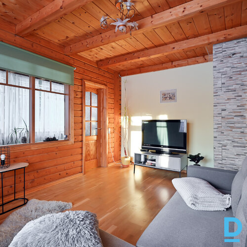 Pārdod māju Meža iela 14