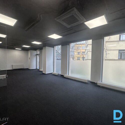 Izīrē biroju Brīvības iela 171