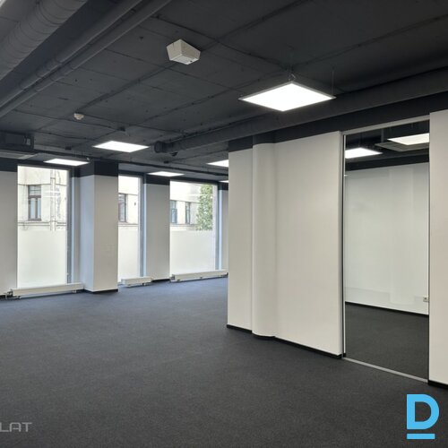 Izīrē biroju Brīvības iela 171