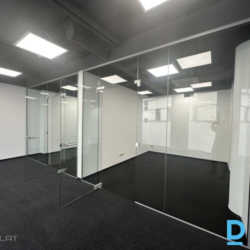 Izīrē biroju Brīvības iela 171