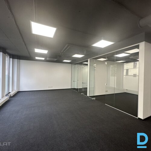 Izīrē biroju Brīvības iela 171