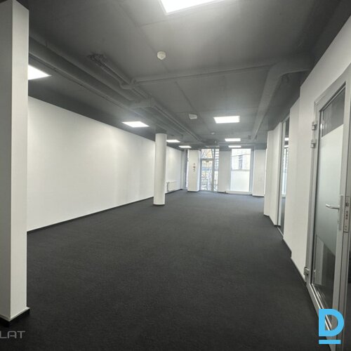 Izīrē biroju Brīvības iela 171