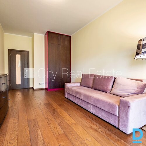 Pārdod dzīvokli Jūrmalā