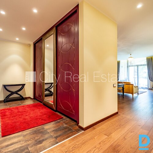 Pārdod dzīvokli Jūrmalā