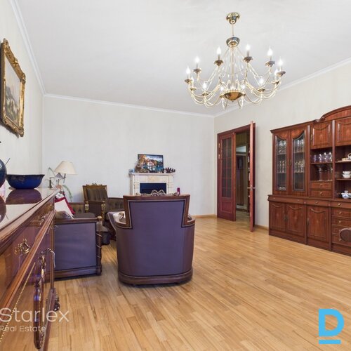 Plašs dzīvoklis Rīgas centrā ar iespēju sadalīt divos īpašumos Plašs dzīvoklis Rīgas centrā ar iespēju sadalīt divos īpašumos