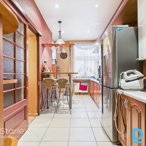 Plašs dzīvoklis Rīgas centrā ar iespēju sadalīt divos īpašumos Plašs dzīvoklis Rīgas centrā ar iespēju sadalīt divos īpašumos