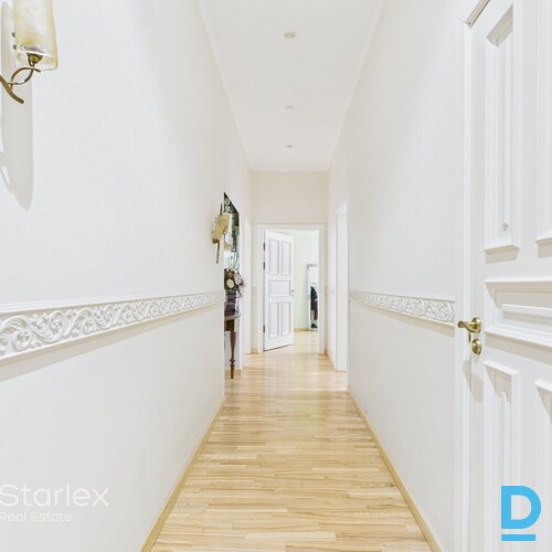 Plašs dzīvoklis Rīgas centrā ar iespēju sadalīt divos īpašumos Plašs dzīvoklis Rīgas centrā ar iespēju sadalīt divos īpašumos