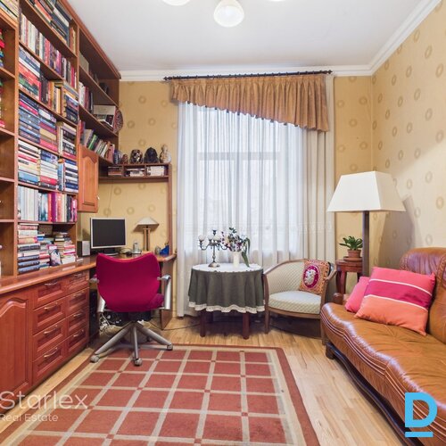 Plašs dzīvoklis Rīgas centrā ar iespēju sadalīt divos īpašumos Plašs dzīvoklis Rīgas centrā ar iespēju sadalīt divos īpašumos