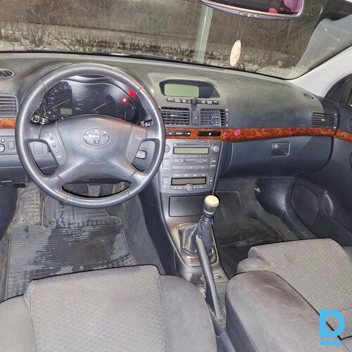 Pārdod Toyota Avensis, 2006