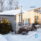 В продаже частный дом с земельным участком площадью 1305 м² недалеко от центра г