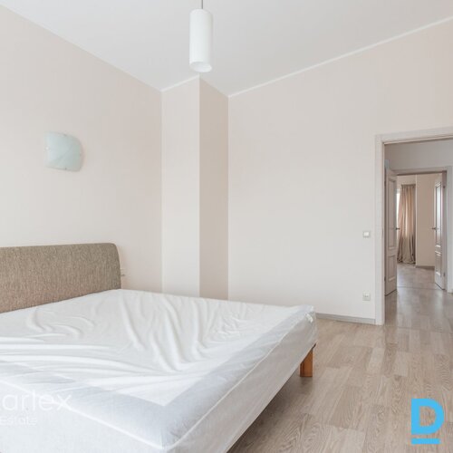 Plašas un funkcionālas mājas ar balkonu, terasi un nojumi mašīnai. Vai meklējat plašas un funkcionālas mājas, kas atbilstu jūsu vajadzībām? Tad “C” un “C+” tipa mājas ir tieši jums! Šīs mājas ir izbūvētas no kvalitatīviem materiāliem un aprīkotas ar visu nepieciešamo komfortablai dzīvei