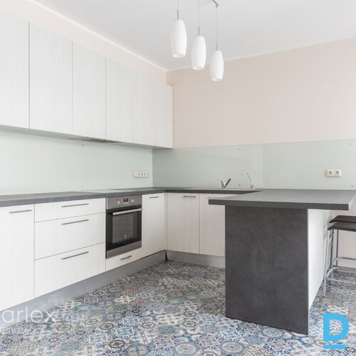 Plašas un funkcionālas mājas ar balkonu, terasi un nojumi mašīnai. Vai meklējat plašas un funkcionālas mājas, kas atbilstu jūsu vajadzībām? Tad “C” un “C+” tipa mājas ir tieši jums! Šīs mājas ir izbūvētas no kvalitatīviem materiāliem un aprīkotas ar visu nepieciešamo komfortablai dzīvei