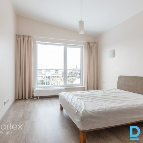 Plašas un funkcionālas mājas ar balkonu, terasi un nojumi mašīnai. Vai meklējat plašas un funkcionālas mājas, kas atbilstu jūsu vajadzībām? Tad “C” un “C+” tipa mājas ir tieši jums! Šīs mājas ir izbūvētas no kvalitatīviem materiāliem un aprīkotas ar visu nepieciešamo komfortablai dzīvei