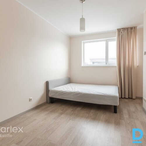 Plašas un funkcionālas mājas ar balkonu, terasi un nojumi mašīnai. Vai meklējat plašas un funkcionālas mājas, kas atbilstu jūsu vajadzībām? Tad “C” un “C+” tipa mājas ir tieši jums! Šīs mājas ir izbūvētas no kvalitatīviem materiāliem un aprīkotas ar visu nepieciešamo komfortablai dzīvei