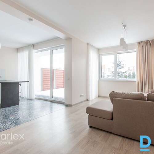 Plašas un funkcionālas mājas ar balkonu, terasi un nojumi mašīnai. Vai meklējat plašas un funkcionālas mājas, kas atbilstu jūsu vajadzībām? Tad “C” un “C+” tipa mājas ir tieši jums! Šīs mājas ir izbūvētas no kvalitatīviem materiāliem un aprīkotas ar visu nepieciešamo komfortablai dzīvei