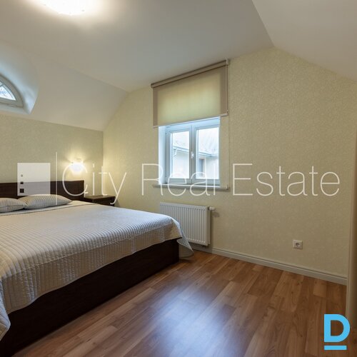 Izīrē māju Jūrmalā