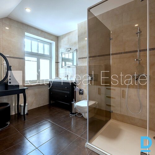 Izīrē māju Jūrmalā