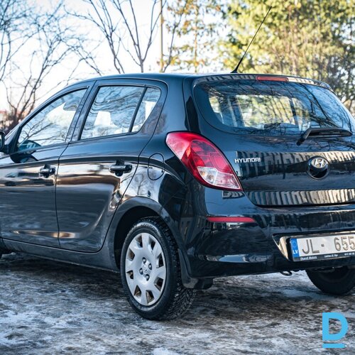 Pārdod Hyundai i20, 1.4d, 2013