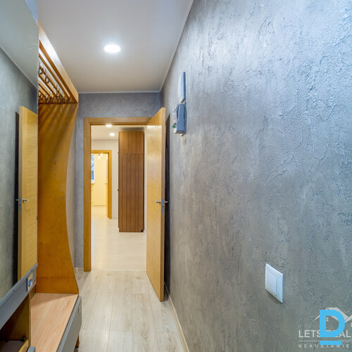 2 istabu dzīvoklis, Zemgaļu iela 21, Teika, Rīga, Latvija.