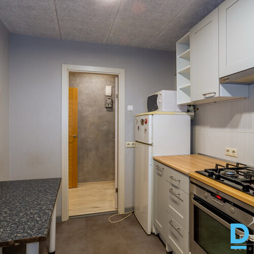 2 istabu dzīvoklis, Zemgaļu iela 21, Teika, Rīga, Latvija.