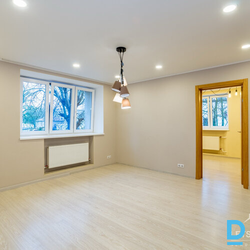 2 istabu dzīvoklis, Zemgaļu iela 21, Teika, Rīga, Latvija.