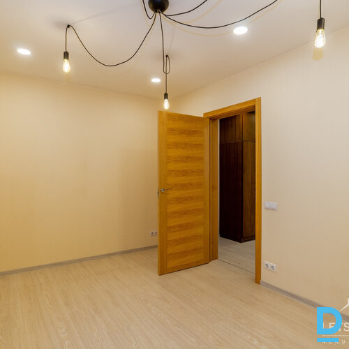 2 istabu dzīvoklis, Zemgaļu iela 21, Teika, Rīga, Latvija.