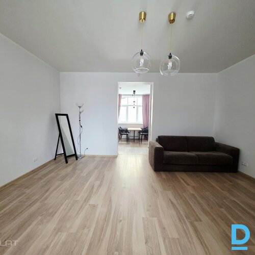 Izīrē dzīvokli Kronvalda bulv. 7