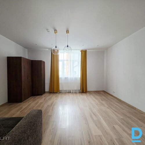 Izīrē dzīvokli Kronvalda bulv. 7