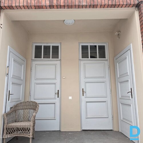 Izīrē dzīvokli Kronvalda bulv. 7