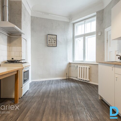 Dzīvoklis ar balkonu!