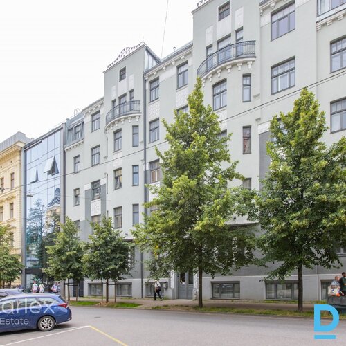 Dzīvoklis ar balkonu!