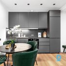 Trīs istabu dzīvoklis ar balkonu zaļā Baložu apkārtnē Pārdošanā pilnas apdares 3 istabu dzīvoklis jaunā trīs stāvu mājā Baložos, Kr