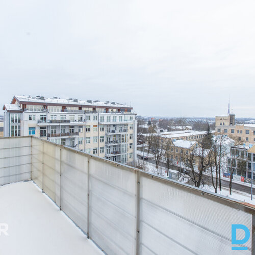 Pārdošanā plašs, pārdomāts 4 istabu dzīvoklis ar panorāmas skatu uz Rīgu.Dzīvokļ