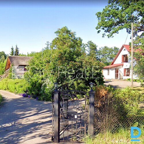 Pārdod māju Rīgā