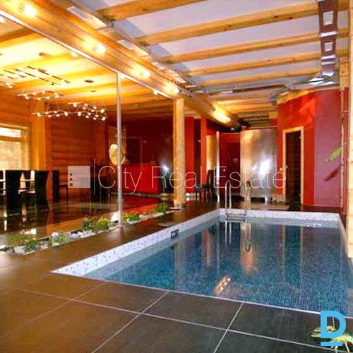 Pārdod māju Rīgā