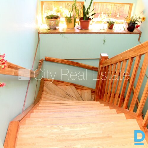 Pārdod māju Rīgā