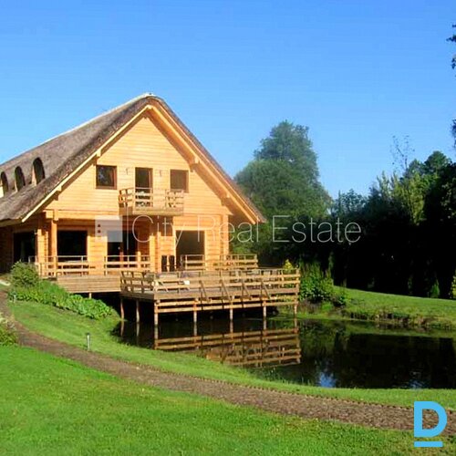 Pārdod māju Rīgā