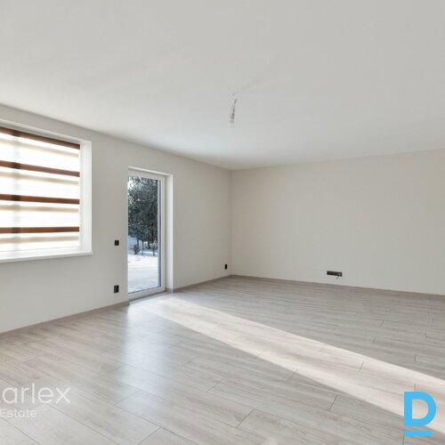 Iespējams iegādāties jaunu, elegantu dvīņu māju Krogsilā, ar pilnu iekšējo apdari un ļoti ekonomisku apkuri