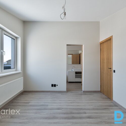 Iespējams iegādāties jaunu, elegantu dvīņu māju Krogsilā, ar pilnu iekšējo apdari un ļoti ekonomisku apkuri