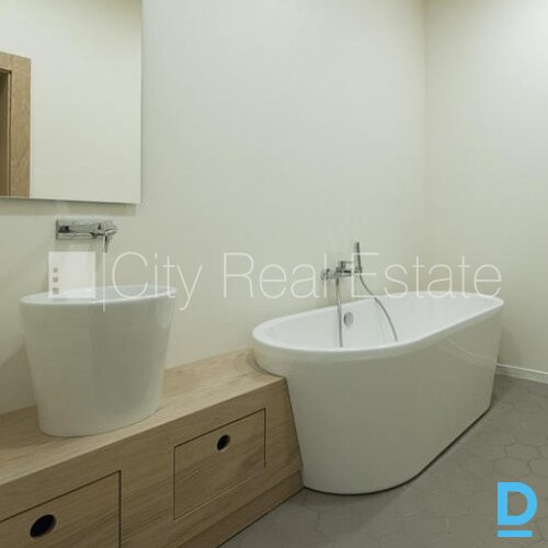 Pārdod dzīvokli Rīgā