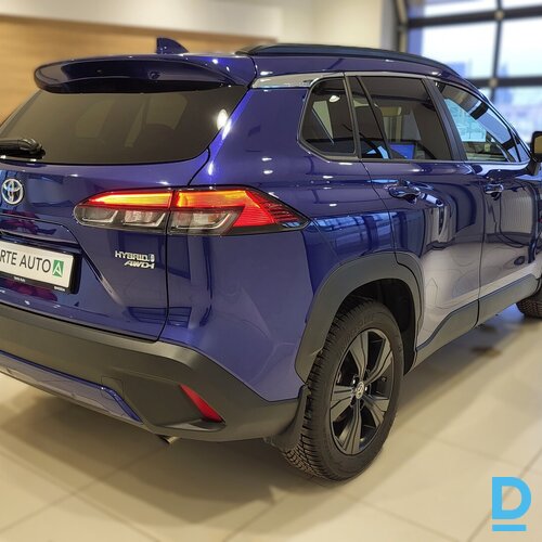 Pārdod Toyota Corolla Cross 2,0 Hybrid AWD-i, 2022