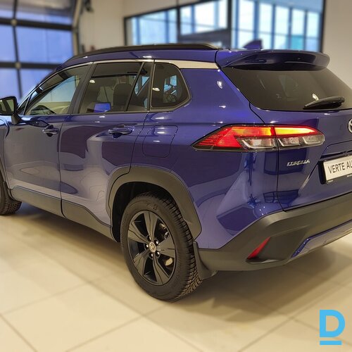 Pārdod Toyota Corolla Cross 2,0 Hybrid AWD-i, 2022