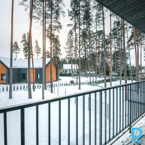 Pārdod dzīvokli Dzintaru iela 4