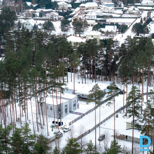 Pārdod dzīvokli Dzintaru iela 4