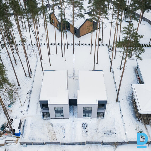 Pārdod dzīvokli Dzintaru iela 4