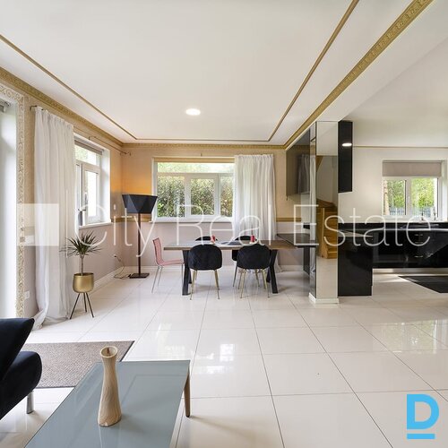 Pārdod māju Jūrmalā