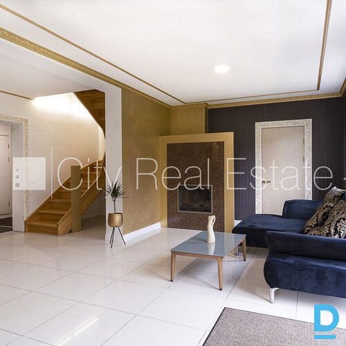 Pārdod māju Jūrmalā