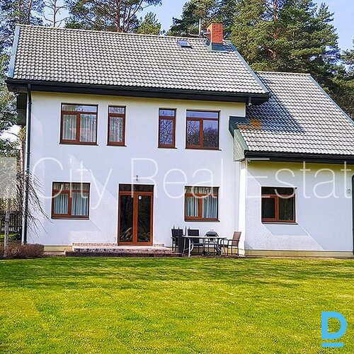 Pārdod māju Jūrmalā